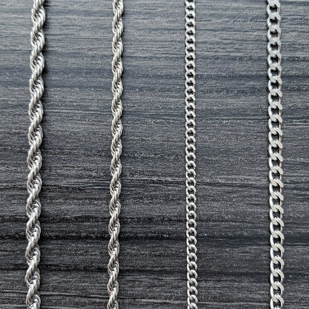 'AXE' Necklace